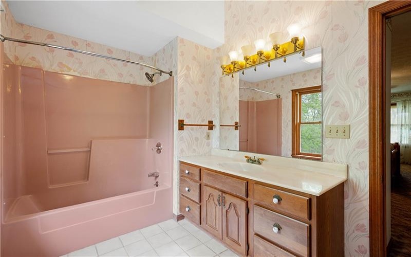 297 Alamae Lakes Road, Washington, 15301, 4 Bedrooms Bedrooms, 14 Rooms Rooms,2.2 BathroomsBathrooms,Residential,For Sale,Alamae Lakes Road,1700831