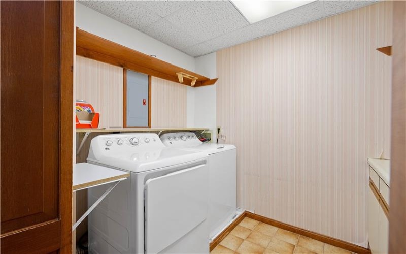 297 Alamae Lakes Road, Washington, 15301, 4 Bedrooms Bedrooms, 14 Rooms Rooms,2.2 BathroomsBathrooms,Residential,For Sale,Alamae Lakes Road,1700831