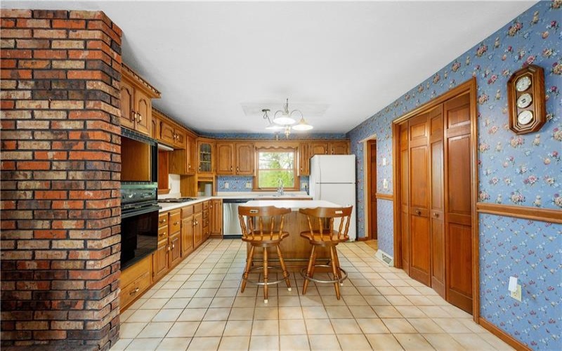 297 Alamae Lakes Road, Washington, 15301, 4 Bedrooms Bedrooms, 14 Rooms Rooms,2.2 BathroomsBathrooms,Residential,For Sale,Alamae Lakes Road,1700831