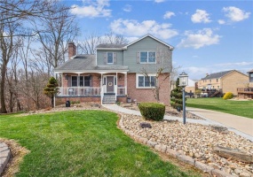 100 Carriage Ct, Canonsburg, 15317, 4 Bedrooms Bedrooms, ,2.1 BathroomsBathrooms,Residential,For Sale,Carriage Ct,1700845