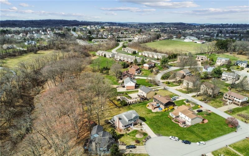 100 Carriage Ct, Canonsburg, 15317, 4 Bedrooms Bedrooms, ,2.1 BathroomsBathrooms,Residential,For Sale,Carriage Ct,1700845