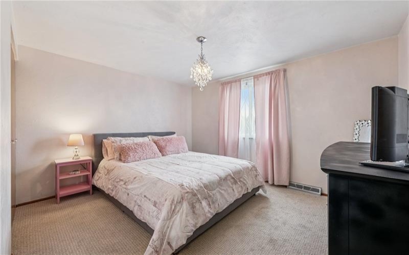 221 Barbara Ln, Connellsville, 15425, 4 Bedrooms Bedrooms, 9 Rooms Rooms,1.1 BathroomsBathrooms,Residential,For Sale,Barbara Ln,1700853
