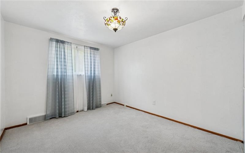 221 Barbara Ln, Connellsville, 15425, 4 Bedrooms Bedrooms, 9 Rooms Rooms,1.1 BathroomsBathrooms,Residential,For Sale,Barbara Ln,1700853