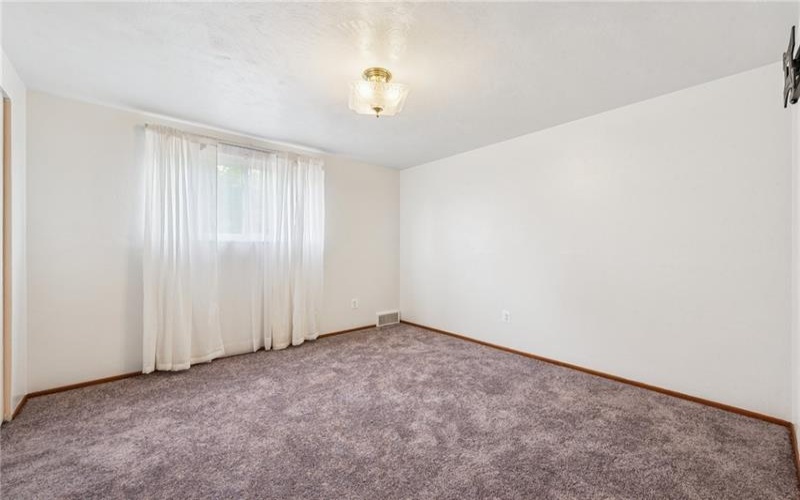 221 Barbara Ln, Connellsville, 15425, 4 Bedrooms Bedrooms, 9 Rooms Rooms,1.1 BathroomsBathrooms,Residential,For Sale,Barbara Ln,1700853