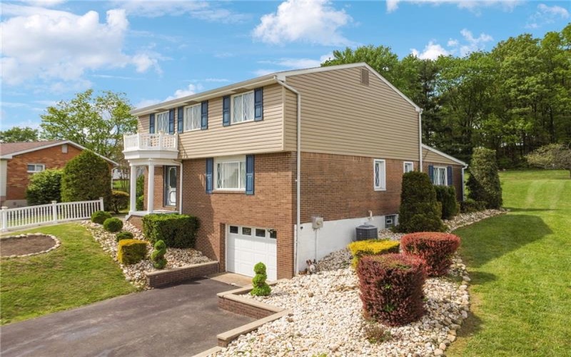 221 Barbara Ln, Connellsville, 15425, 4 Bedrooms Bedrooms, 9 Rooms Rooms,1.1 BathroomsBathrooms,Residential,For Sale,Barbara Ln,1700853