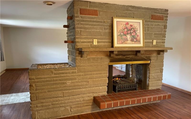 21 Country Club Boulevard, Uniontown, 15401, 3 Bedrooms Bedrooms, 9 Rooms Rooms,2.1 BathroomsBathrooms,Residential,For Sale,Country Club Boulevard,1700859