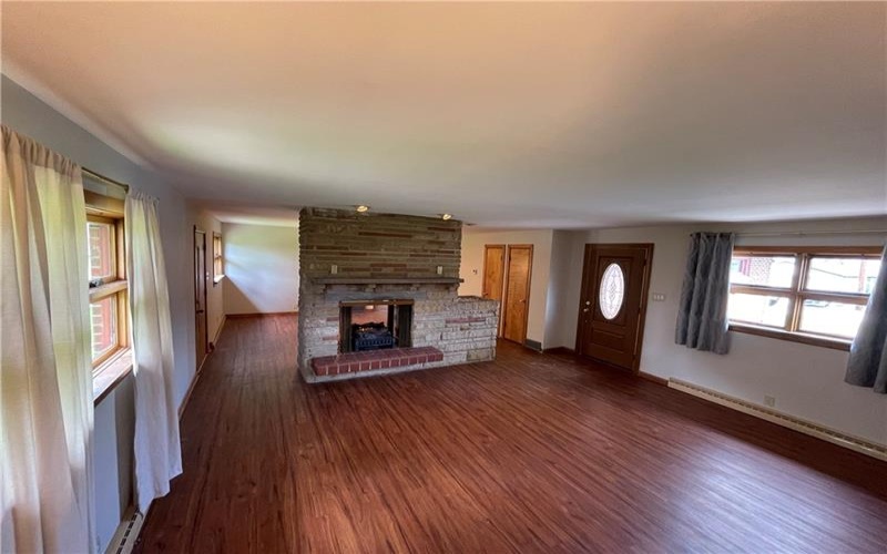 21 Country Club Boulevard, Uniontown, 15401, 3 Bedrooms Bedrooms, 9 Rooms Rooms,2.1 BathroomsBathrooms,Residential,For Sale,Country Club Boulevard,1700859