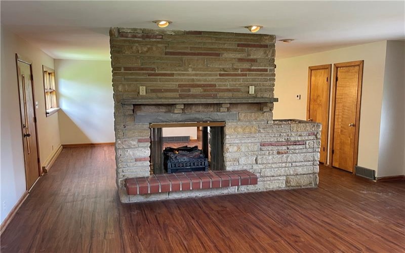 21 Country Club Boulevard, Uniontown, 15401, 3 Bedrooms Bedrooms, 9 Rooms Rooms,2.1 BathroomsBathrooms,Residential,For Sale,Country Club Boulevard,1700859