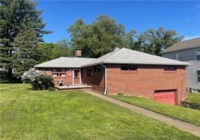 21 Country Club Boulevard, Uniontown, 15401, 3 Bedrooms Bedrooms, 9 Rooms Rooms,2.1 BathroomsBathrooms,Residential,For Sale,Country Club Boulevard,1700859