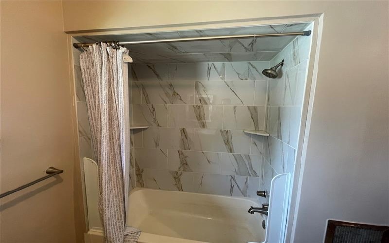 21 Country Club Boulevard, Uniontown, 15401, 3 Bedrooms Bedrooms, 9 Rooms Rooms,2.1 BathroomsBathrooms,Residential,For Sale,Country Club Boulevard,1700859