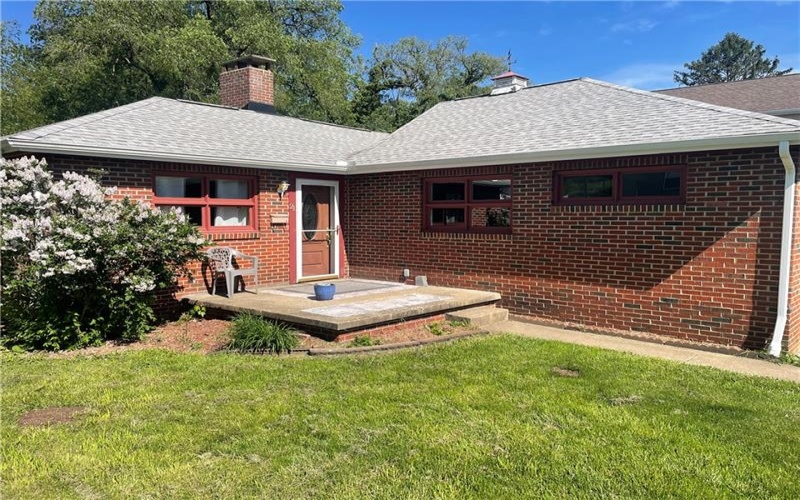 21 Country Club Boulevard, Uniontown, 15401, 3 Bedrooms Bedrooms, 9 Rooms Rooms,2.1 BathroomsBathrooms,Residential,For Sale,Country Club Boulevard,1700859
