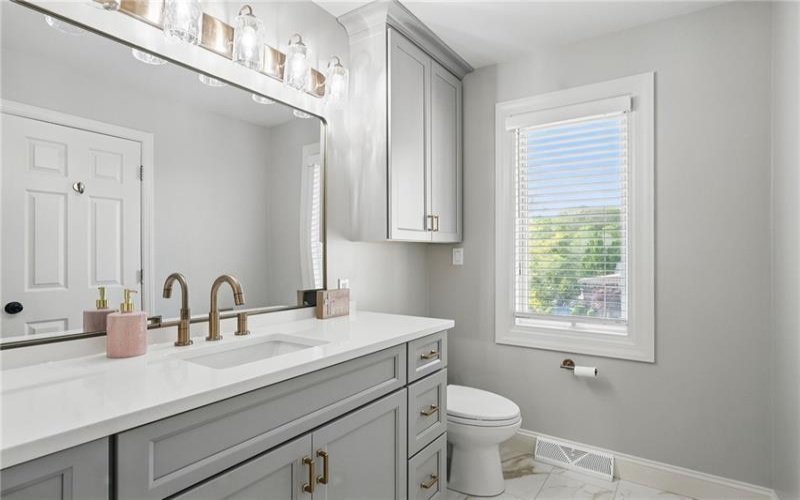 104 Ross Creek Ln, Venetia, 15367, 5 Bedrooms Bedrooms, 13 Rooms Rooms,3.1 BathroomsBathrooms,Residential,For Sale,Ross Creek Ln,1700928