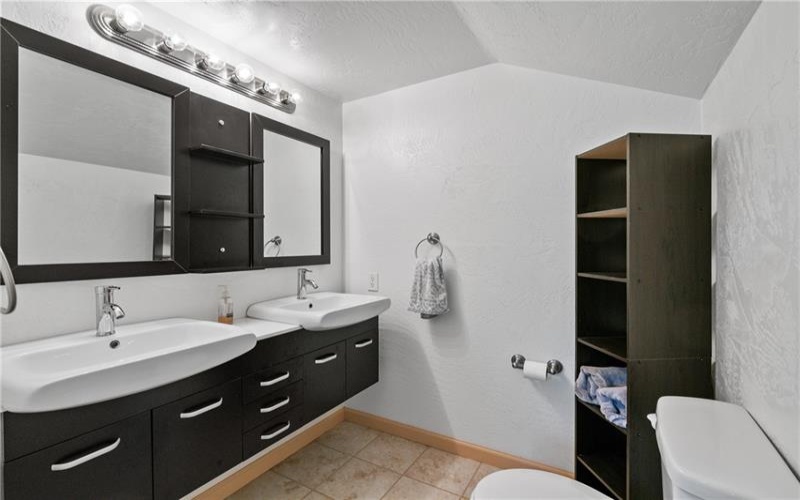 107 Florida, Lower Burrell, 15068, 4 Bedrooms Bedrooms, ,2.1 BathroomsBathrooms,Residential,For Sale,Florida,1700968