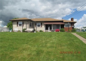 1213 Frank Avenue, Jeannette, 15644, 3 Bedrooms Bedrooms, 10 Rooms Rooms,2 BathroomsBathrooms,Residential,For Sale,Frank Avenue,1700972