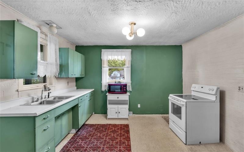 1108 Wills Avenue, Lower Burrell, 15068, 2 Bedrooms Bedrooms, ,1 BathroomBathrooms,Residential,For Sale,Wills Avenue,1700981