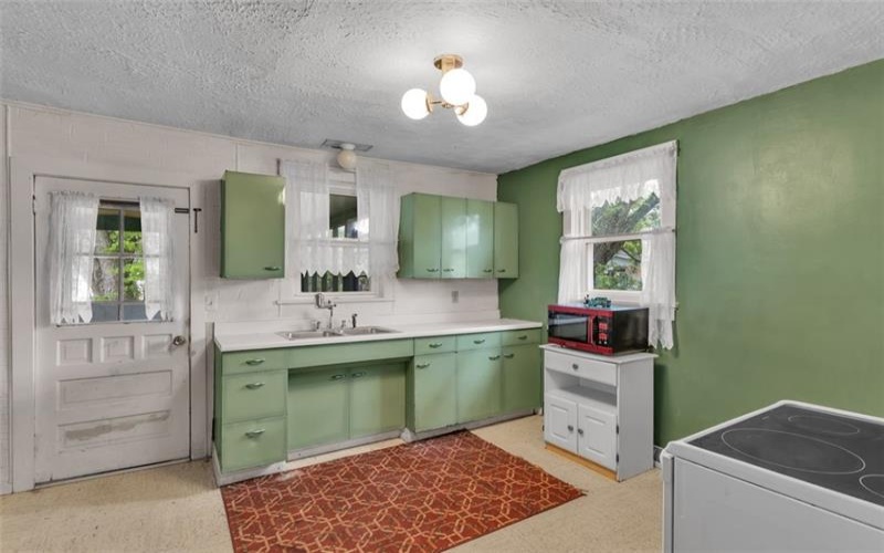 1108 Wills Avenue, Lower Burrell, 15068, 2 Bedrooms Bedrooms, ,1 BathroomBathrooms,Residential,For Sale,Wills Avenue,1700981