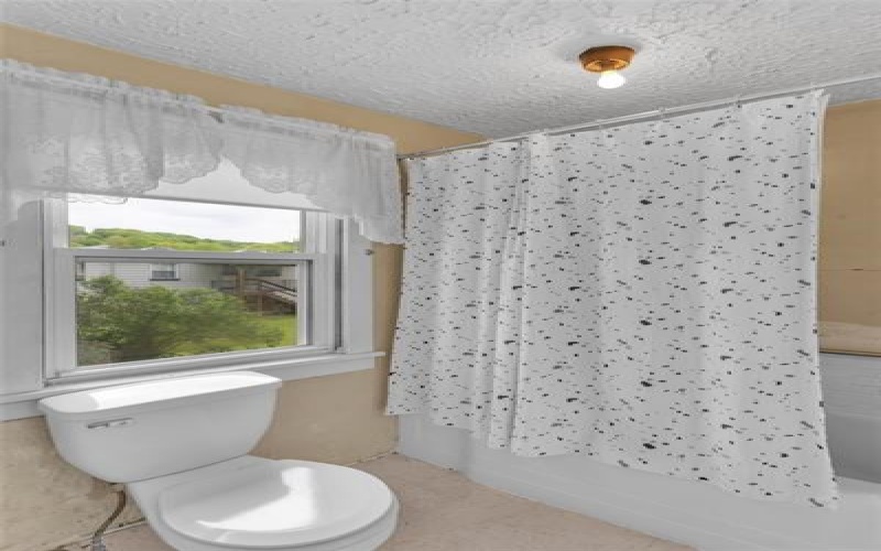 1108 Wills Avenue, Lower Burrell, 15068, 2 Bedrooms Bedrooms, ,1 BathroomBathrooms,Residential,For Sale,Wills Avenue,1700981