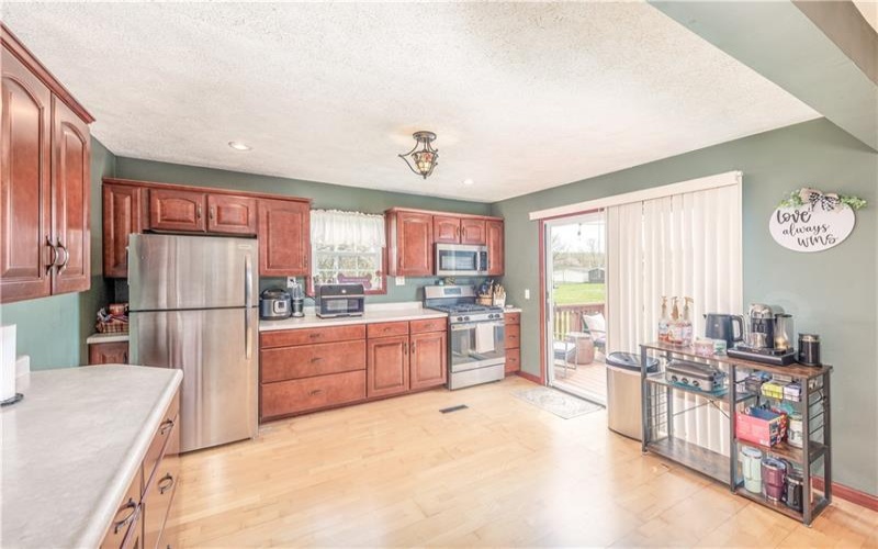 120 Elm Drive, Rices Landing, 15357, 3 Bedrooms Bedrooms, 8 Rooms Rooms,1.1 BathroomsBathrooms,Residential,For Sale,Elm Drive,1697475