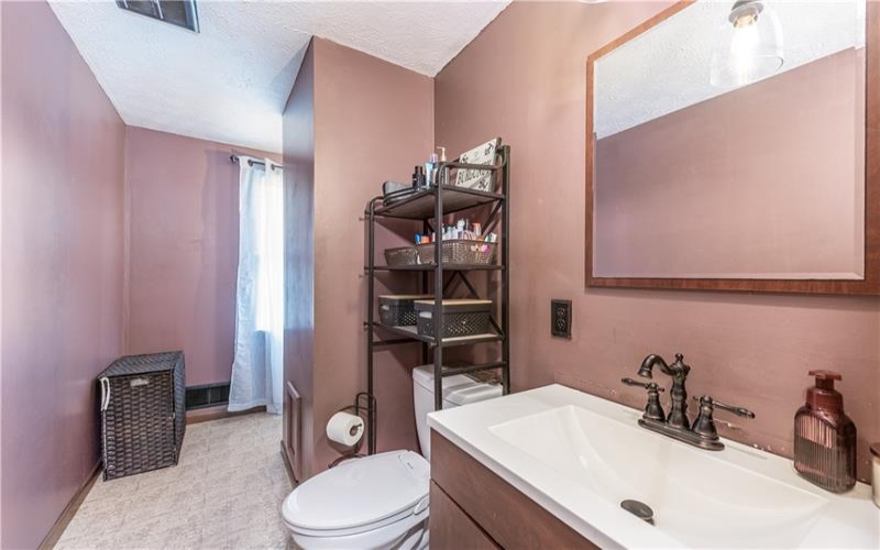 120 Elm Drive, Rices Landing, 15357, 3 Bedrooms Bedrooms, 8 Rooms Rooms,1.1 BathroomsBathrooms,Residential,For Sale,Elm Drive,1697475