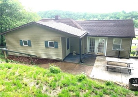 322 4th St, West Newton, 15089, 3 Bedrooms Bedrooms, 7 Rooms Rooms,1 BathroomBathrooms,Residential,For Sale,4th St,1700750