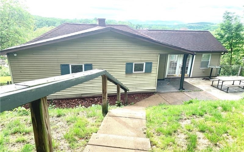 322 4th St, West Newton, 15089, 3 Bedrooms Bedrooms, 7 Rooms Rooms,1 BathroomBathrooms,Residential,For Sale,4th St,1700750