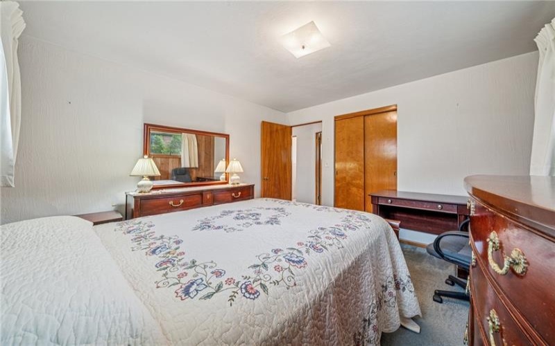 11260 BLUEBIRD DRIVE, Irwin, 15642, 2 Bedrooms Bedrooms, 7 Rooms Rooms,2 BathroomsBathrooms,Residential,For Sale,BLUEBIRD DRIVE,1700833