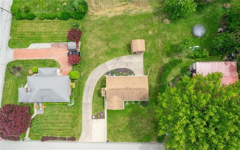 11260 BLUEBIRD DRIVE, Irwin, 15642, 2 Bedrooms Bedrooms, 7 Rooms Rooms,2 BathroomsBathrooms,Residential,For Sale,BLUEBIRD DRIVE,1700833