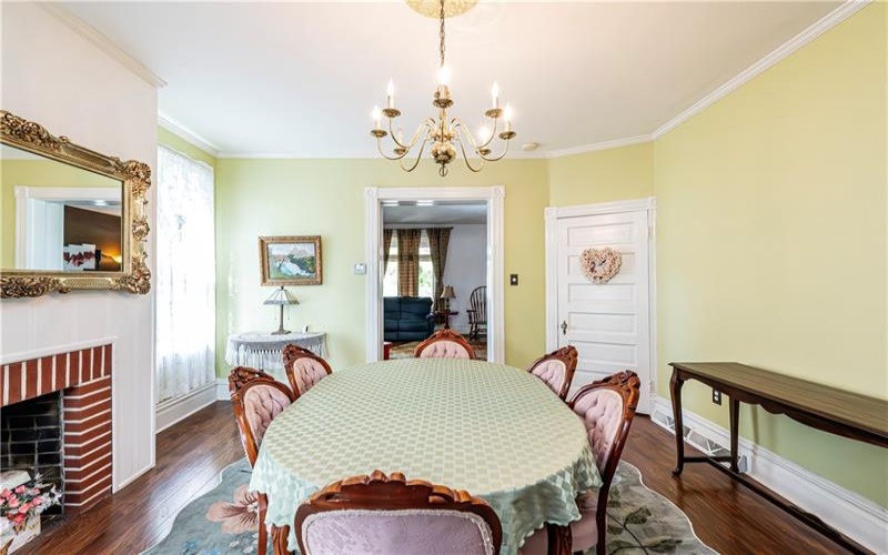409 Maple Ave, Greensburg, 15601, 4 Bedrooms Bedrooms, 10 Rooms Rooms,1.1 BathroomsBathrooms,Residential,For Sale,Maple Ave,1700863