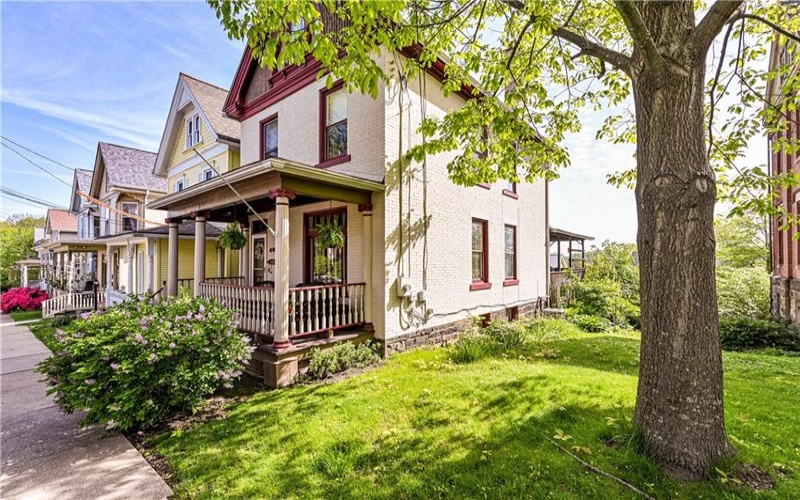 409 Maple Ave, Greensburg, 15601, 4 Bedrooms Bedrooms, 10 Rooms Rooms,1.1 BathroomsBathrooms,Residential,For Sale,Maple Ave,1700863