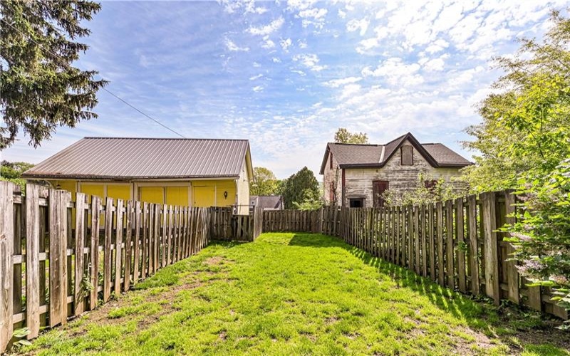 409 Maple Ave, Greensburg, 15601, 4 Bedrooms Bedrooms, 10 Rooms Rooms,1.1 BathroomsBathrooms,Residential,For Sale,Maple Ave,1700863