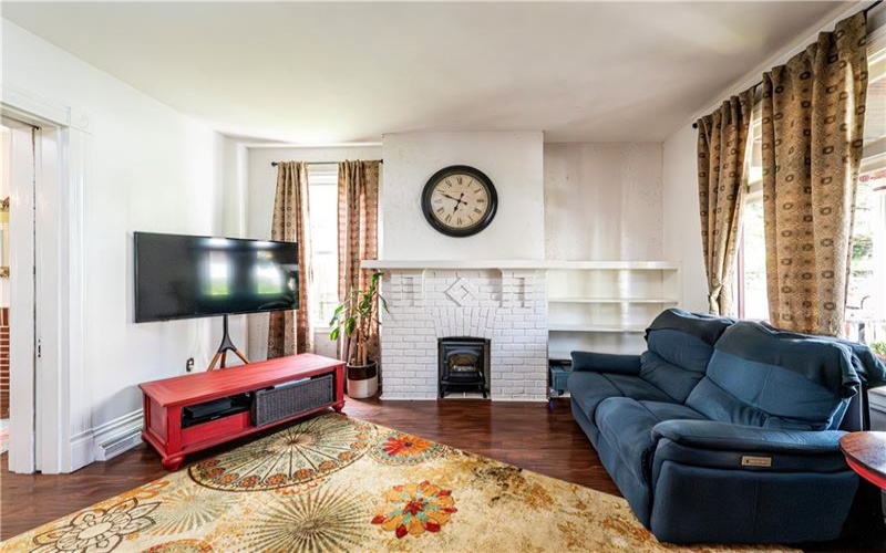 409 Maple Ave, Greensburg, 15601, 4 Bedrooms Bedrooms, 10 Rooms Rooms,1.1 BathroomsBathrooms,Residential,For Sale,Maple Ave,1700863