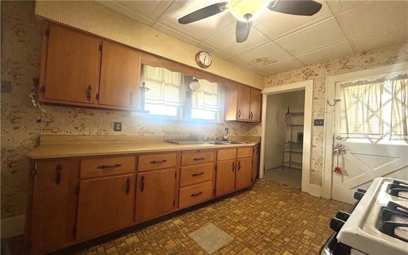 9 Jacob Street, Uniontown, 15401, 2 Bedrooms Bedrooms, 5 Rooms Rooms,1 BathroomBathrooms,Residential,For Sale,Jacob Street,1700909