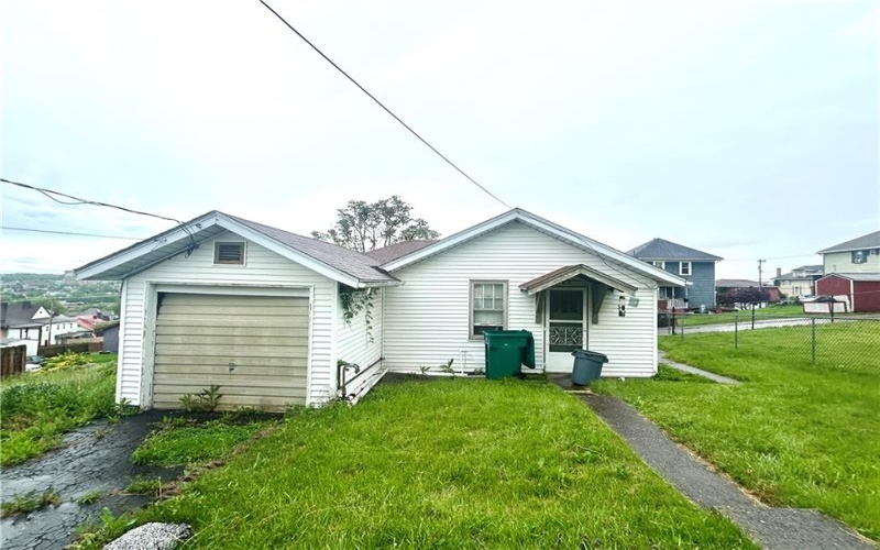 9 Jacob Street, Uniontown, 15401, 2 Bedrooms Bedrooms, 5 Rooms Rooms,1 BathroomBathrooms,Residential,For Sale,Jacob Street,1700909