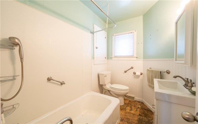 1912 Walnut Dr, Latrobe, 15650, 2 Bedrooms Bedrooms, ,1.1 BathroomsBathrooms,Residential,For Sale,Walnut Dr,1700922