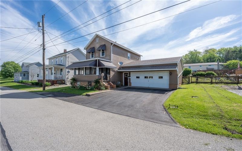 1912 Walnut Dr, Latrobe, 15650, 2 Bedrooms Bedrooms, ,1.1 BathroomsBathrooms,Residential,For Sale,Walnut Dr,1700922