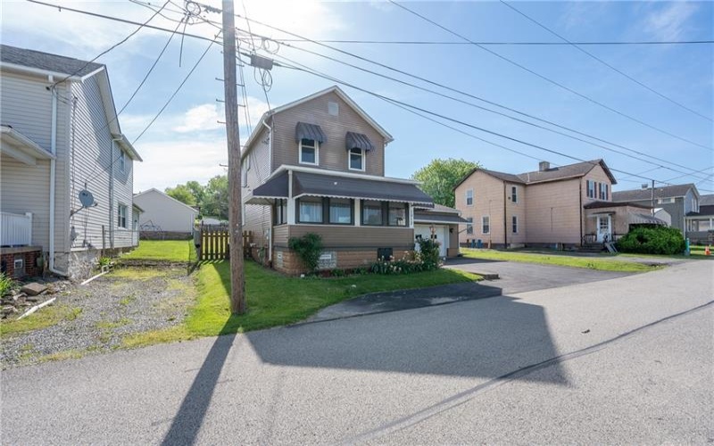 1912 Walnut Dr, Latrobe, 15650, 2 Bedrooms Bedrooms, ,1.1 BathroomsBathrooms,Residential,For Sale,Walnut Dr,1700922