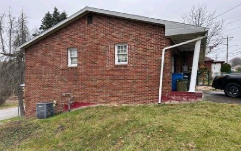 960 Main St, Irwin, 15642, 2 Bedrooms Bedrooms, ,1 BathroomBathrooms,Residential,For Sale,Main St,1700977