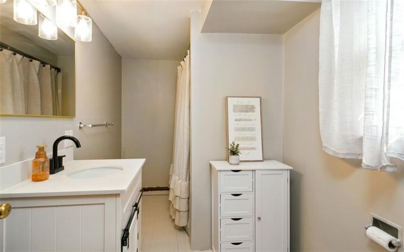 43 4th Ave, Scottdale, 15683, 3 Bedrooms Bedrooms, ,1 BathroomBathrooms,Residential,For Sale,4th Ave,1701010