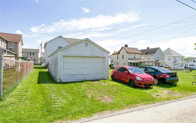 43 4th Ave, Scottdale, 15683, 3 Bedrooms Bedrooms, ,1 BathroomBathrooms,Residential,For Sale,4th Ave,1701010