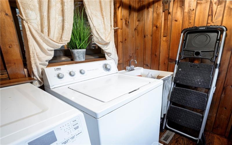 124 Harriet Dr, New Kensington, 15068, 3 Bedrooms Bedrooms, 7 Rooms Rooms,2.1 BathroomsBathrooms,Residential,For Sale,Harriet Dr,1701039