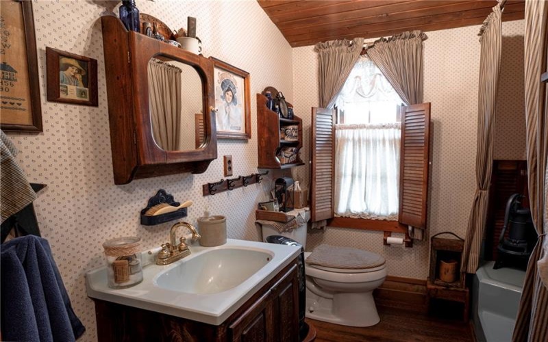124 Harriet Dr, New Kensington, 15068, 3 Bedrooms Bedrooms, 7 Rooms Rooms,2.1 BathroomsBathrooms,Residential,For Sale,Harriet Dr,1701039