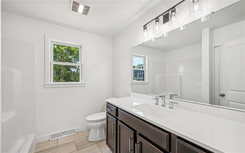 1621 Windsor Road, North Huntingdon, 15642, 4 Bedrooms Bedrooms, 8 Rooms Rooms,2.1 BathroomsBathrooms,Residential,For Sale,Windsor Road,1701066