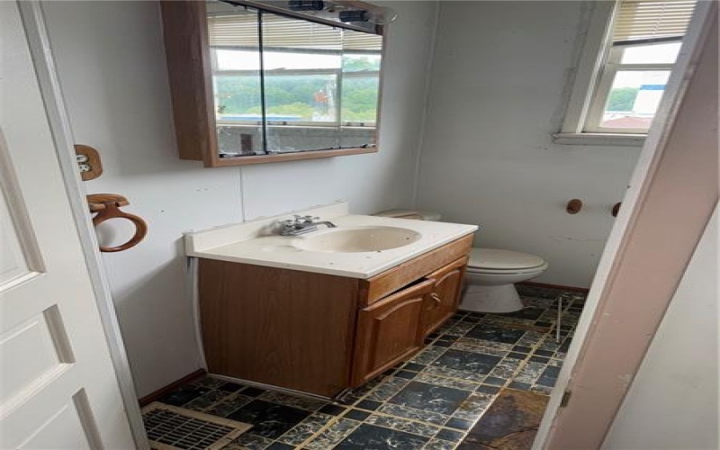 122 Sumner Ave, Vandergrift, 15690, ,Multi-unit,For Sale,Sumner Ave,1701067