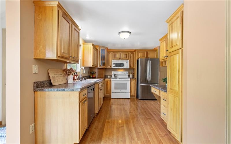 171 Brooke Dr, Venetia, 15367, 4 Bedrooms Bedrooms, 10 Rooms Rooms,2.1 BathroomsBathrooms,Residential,For Sale,Brooke Dr,1700705