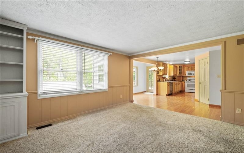 171 Brooke Dr, Venetia, 15367, 4 Bedrooms Bedrooms, 10 Rooms Rooms,2.1 BathroomsBathrooms,Residential,For Sale,Brooke Dr,1700705