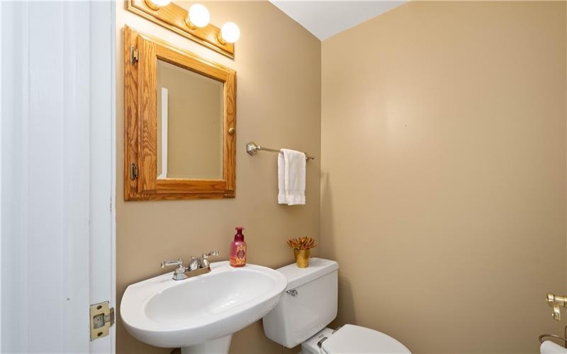 171 Brooke Dr, Venetia, 15367, 4 Bedrooms Bedrooms, 10 Rooms Rooms,2.1 BathroomsBathrooms,Residential,For Sale,Brooke Dr,1700705