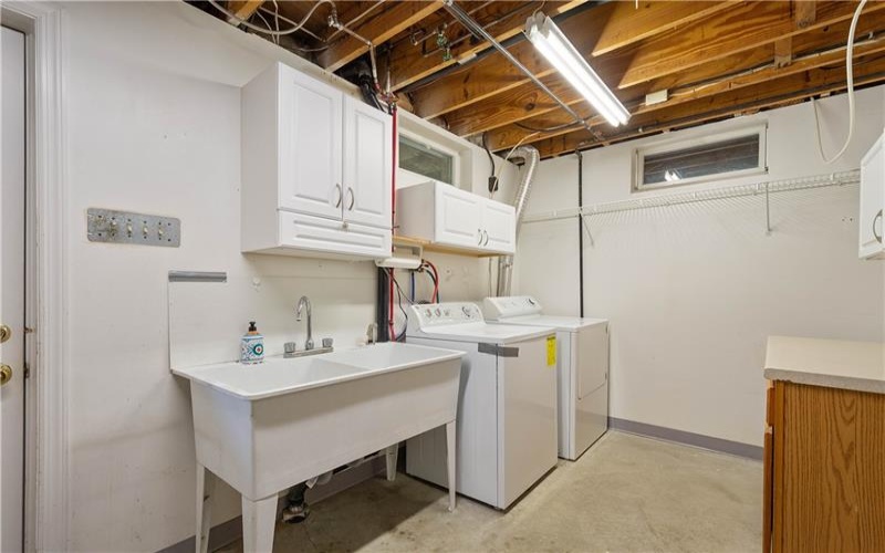 171 Brooke Dr, Venetia, 15367, 4 Bedrooms Bedrooms, 10 Rooms Rooms,2.1 BathroomsBathrooms,Residential,For Sale,Brooke Dr,1700705