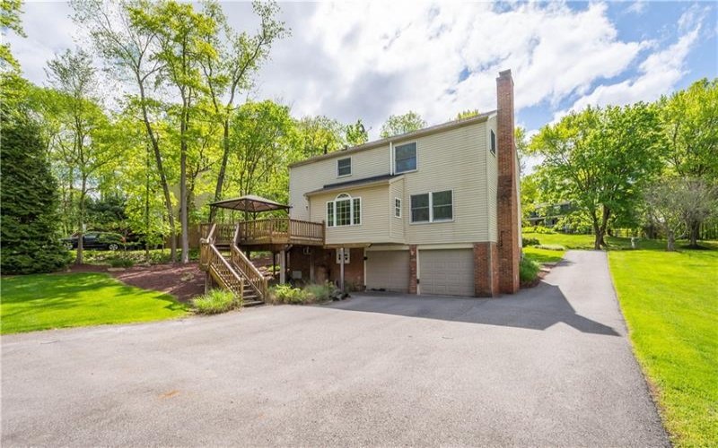 171 Brooke Dr, Venetia, 15367, 4 Bedrooms Bedrooms, 10 Rooms Rooms,2.1 BathroomsBathrooms,Residential,For Sale,Brooke Dr,1700705
