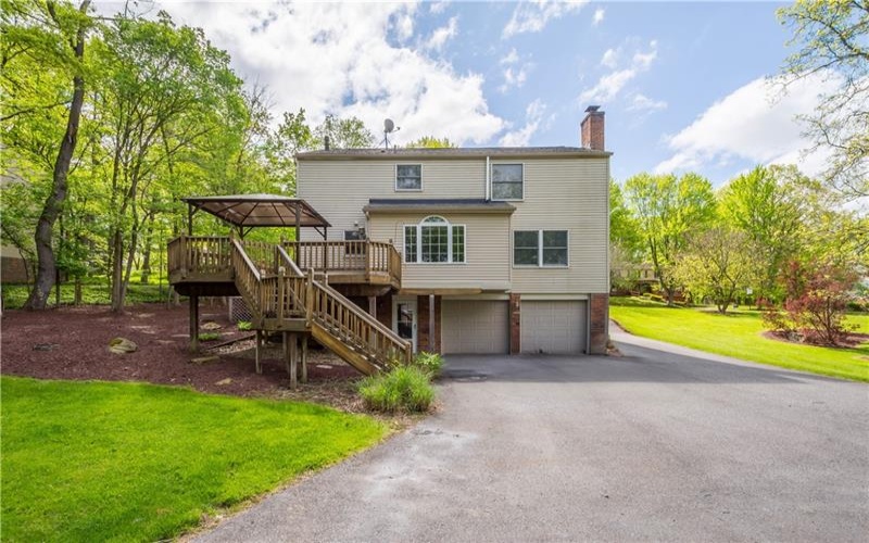 171 Brooke Dr, Venetia, 15367, 4 Bedrooms Bedrooms, 10 Rooms Rooms,2.1 BathroomsBathrooms,Residential,For Sale,Brooke Dr,1700705