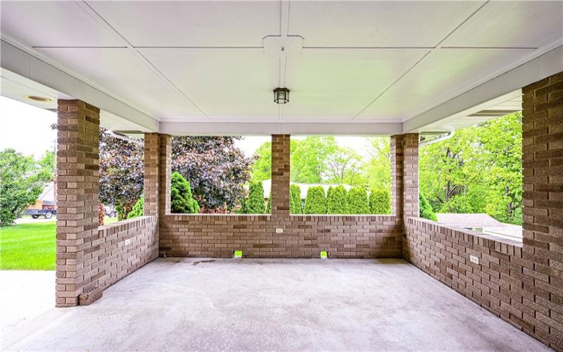 626 Woodburn Lane, Greensburg, 15601, 3 Bedrooms Bedrooms, 8 Rooms Rooms,2.1 BathroomsBathrooms,Residential,For Sale,Woodburn Lane,1700866